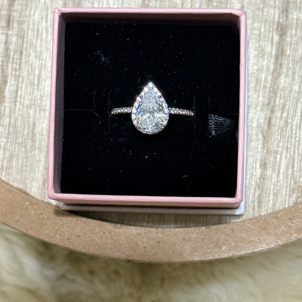 Glamorous Cubic Zirconia Tear Drop ring